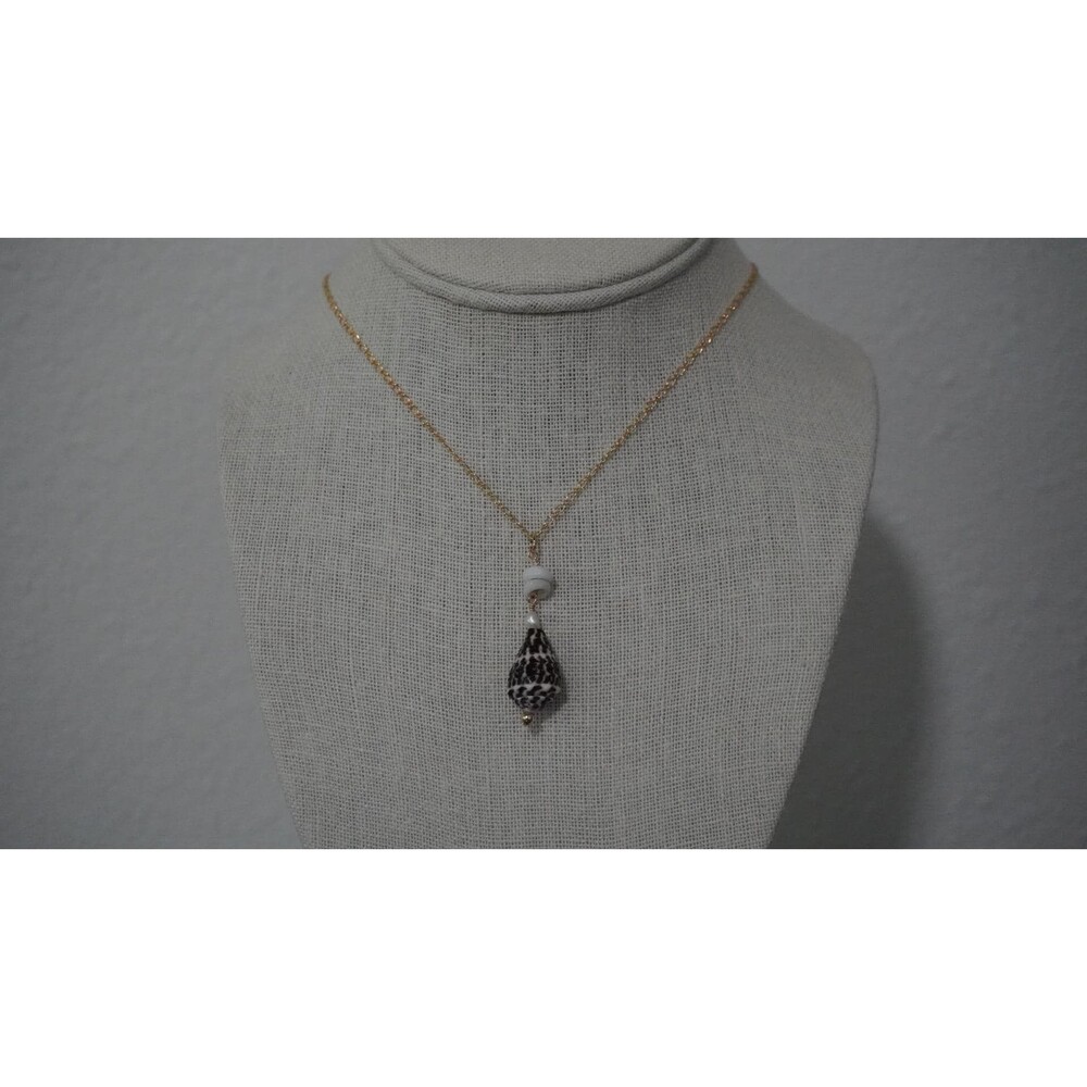 Real Cone Shell Necklace - Picture 2 of 7
